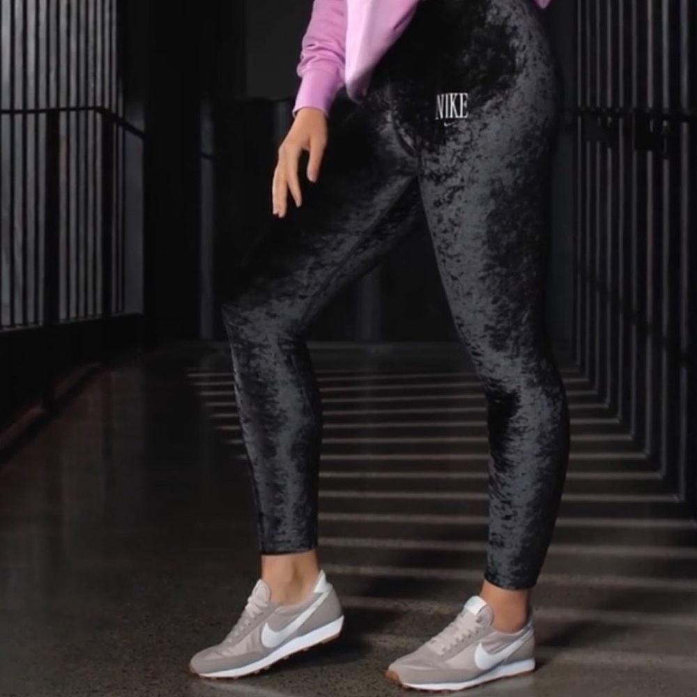 NIKE Velvet Leggings In Black/white Sz Large